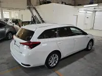 Usado Toyota Auris Hybrid Active 136 CV (100 kW) 2016 Blanco Familiar
