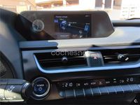 Usado Lexus UX 184 CV (135 kW) 2022 Gris / plata SUV