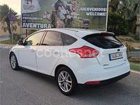 Usado Ford Focus Trend 125 CV (91 kW) 2016 Blanco Berlina