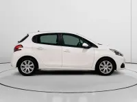 Usado Peugeot 208 Active 83 CV (61 kW) 2019 Blanco Utilitario