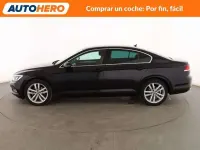 Usado VW Passat Advance 150 CV (110 kW) 2018 Negro Berlina