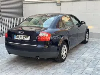 Usado Audi A4 150 CV (110 kW) 2003 Azul Berlina