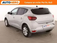 Usado Dacia Sandero Expression 91 CV (66 kW) 2023 Gris Utilitario