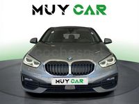 Usado BMW 118 Comfort Edition 140 CV (102 kW) 2022 Gris / plata Utilitario