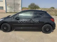 Usado Peugeot 207 70 CV (51 kW) 2007 Negro Berlina