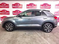 Usado VW T-Roc Advance 116 CV (85 kW) 2020 Gris / plata SUV