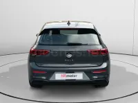Usado VW Golf VIII Life 116 CV (85 kW) 2024 Gris / plata Berlina