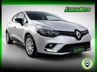 Usado Renault Clio IV Business 75 CV (55 kW) 2018 Gris / plata Berlina