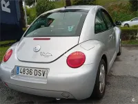 Usado VW New Beetle 150 CV (110 kW) 2001 Gris / plata Utilitario