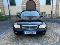 Usado Mercedes C200 Classic 116 CV (85 kW) 2001 Negro Berlina