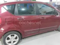 Usado Mercedes A180 Avantgarde 109 CV (80 kW) 2005 Granate Monovolumen