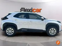 Usado Toyota Yaris Cross Active 130 CV (95 kW) 2026 Blanco SUV