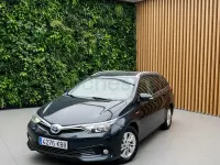 Usado Toyota Auris Hybrid Active 136 CV (100 kW) 2018 Negro Familiar