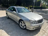 Usado Mercedes CLK270 Avantgarde 170 CV (125 kW) 2003 Gris / plata Coupe