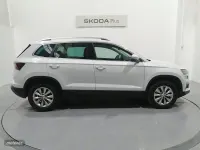 Usado Skoda Karoq Selection 150 CV (110 kW) 2025 Blanco SUV
