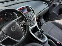 Usado Opel Astra Selective 115 CV (84 kW) 2014 Marrón Berlina