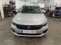 Usado Fiat Tipo Lounge 95 CV (69 kW) 2018 Plateado Familiar