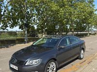 Usado VW Passat Highline 140 CV (102 kW) 2011 Gris / plata Berlina