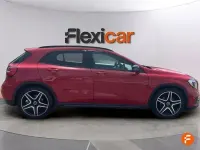 Usado Mercedes GLA180 122 CV (89 kW) 2019 Rojo SUV
