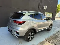 Usado MG ZS Comfort 106 CV (77 kW) 2023 Gris / plata SUV