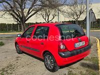 Usado Renault Clio II Dynamique 105 CV (77 kW) 2005 Rojo Berlina