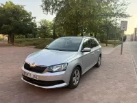 Usado Skoda Fabia Style 105 CV (77 kW) 2017 Gris Utilitario