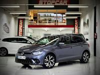 Usado VW Polo R-line 95 CV (69 kW) 2022 Gris / plata Berlina