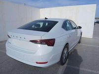 Usado Skoda Octavia Ambition 116 CV (85 kW) 2022 Blanco Familiar