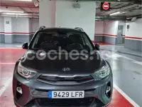 Usado Kia Stonic 120 CV (88 kW) 2020 Gris / plata SUV