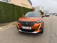 Usado Peugeot 2008 Allure 110 CV (80 kW) 2021 Naranja SUV