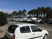 Usado Renault Clio II Dynamique 65 CV (47 kW) 2002 Blanco Berlina