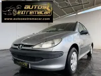 Usado Peugeot 206 90 CV (66 kW) 2002 Gris / plata Familiar