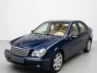 Usado Mercedes C320 Elegance 224 CV (164 kW) 2005 Azul Berlina