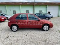 Usado Citroën Saxo 58 CV (42 kW) 2001 Granate Utilitario