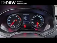 Usado Seat Ibiza Style 75 CV (55 kW) 2018 Rojo Utilitario