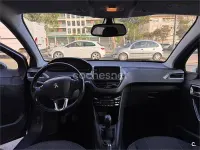 Usado Peugeot 208 Allure 100 CV (73 kW) 2016 Gris / plata Utilitario