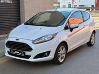 Usado Ford Fiesta Trend 101 CV (74 kW) 2015 Blanco Utilitario