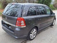 Usado Opel Zafira Cosmo 120 CV (88 kW) 2009 Gris / plata Monovolumen