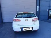 Usado Seat Ibiza Fresh 75 CV (55 kW) 2003 Blanco Utilitario