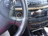Usado Mercedes E270 Avantgarde 170 CV (125 kW) 2002 Gris / plata Berlina