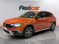 Usado Fiat Tipo Cross 101 CV (74 kW) 2021 Naranja Berlina