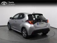 Usado Toyota Yaris Hybrid Active 116 CV (85 kW) 2025 Gris / plata Berlina