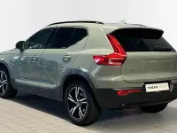 Usado Volvo XC40 Plus 163 CV (119 kW) 2025 Verde SUV