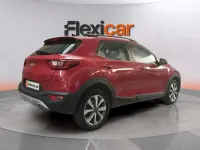 Usado Kia Stonic 101 CV (74 kW) 2024 Rojo SUV