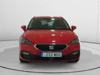 Usado Seat Leon Reference 116 CV (85 kW) 2022 Rojo Familiar