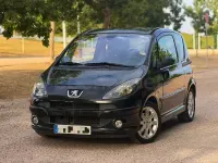 Usado Peugeot 1007 110 CV (80 kW) 2006 Negro Monovolumen