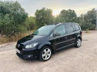 Usado VW Touran Sport 140 CV (102 kW) 2013 Negro Monovolumen