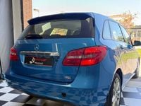 Usado Mercedes B180 122 CV (89 kW) 2014 Azul Monovolumen