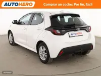 Usado Toyota Yaris Hybrid Business Edition 116 CV (85 kW) 2022 Blanco Berlina