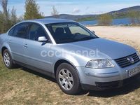 Usado VW Passat Highline 130 CV (95 kW) 2001 Gris / plata Berlina